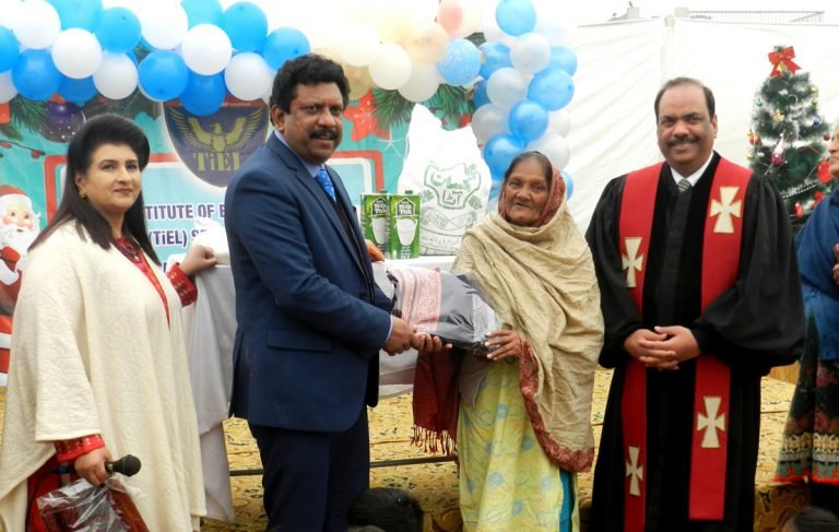 Christmas-Distribution-Widows-2019-14