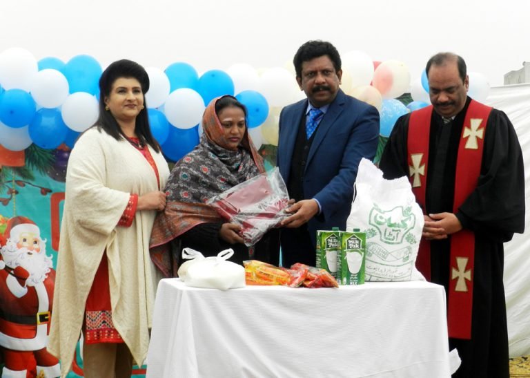 Christmas-Distribution-Widows-2019-16