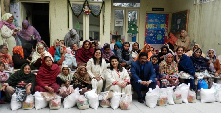 Christmas-Distribution-Widows-2019-23