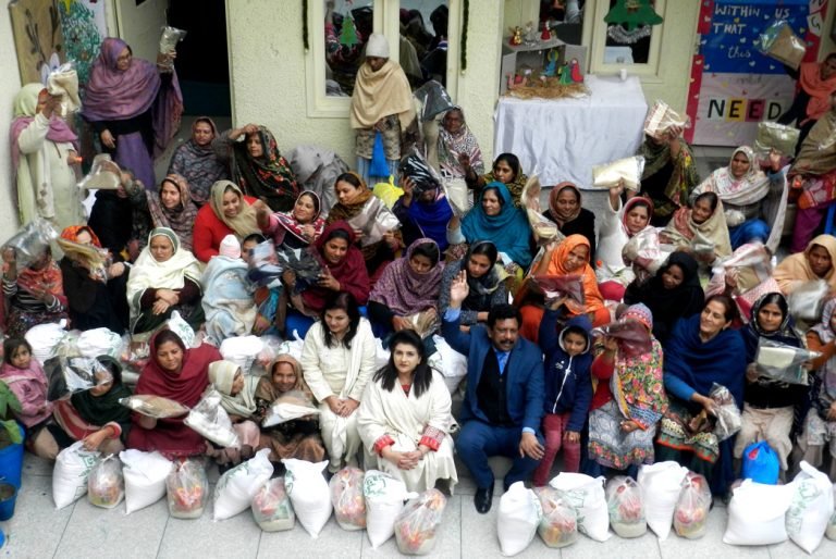 Christmas-Distribution-Widows-2019-24